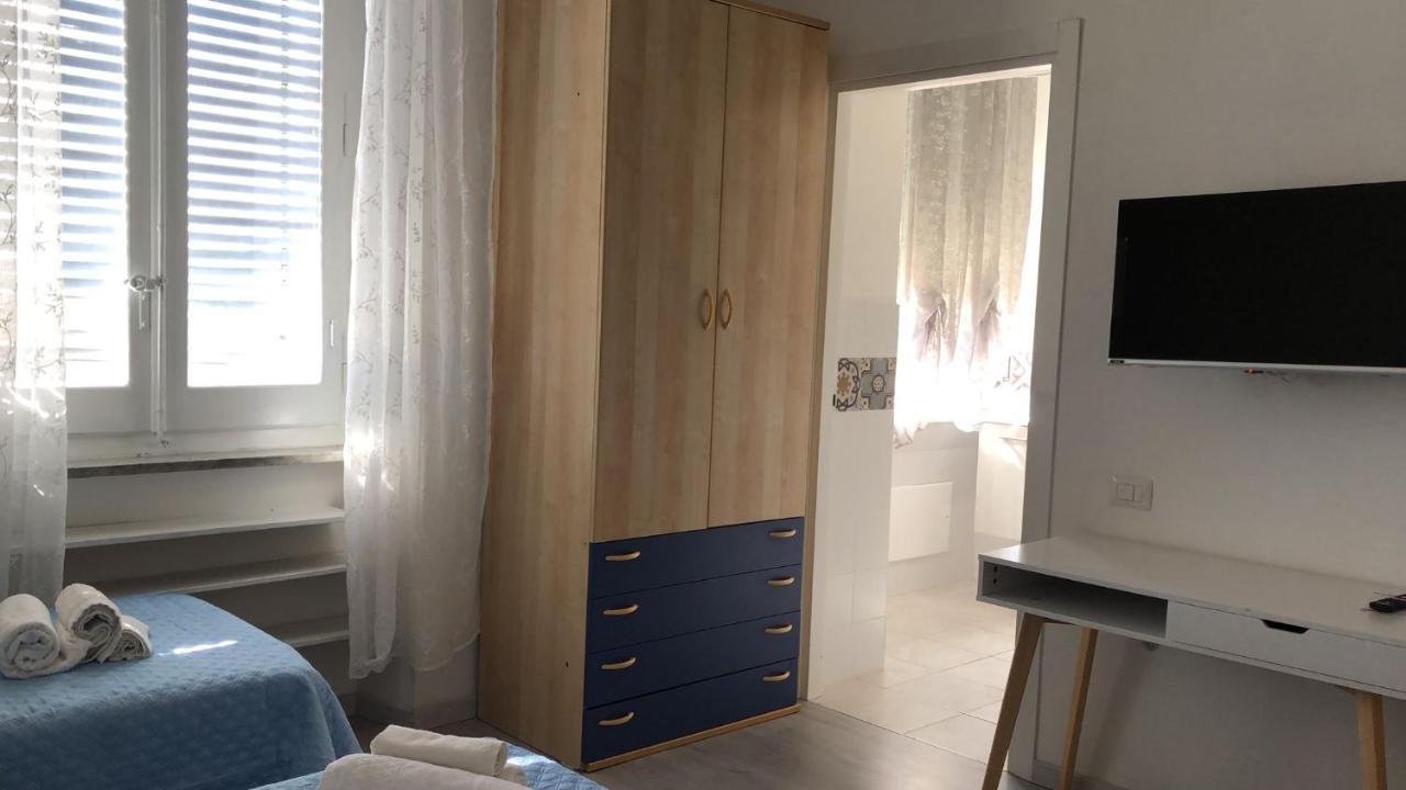 Cagliari Central Rooms With Port View Екстер'єр фото