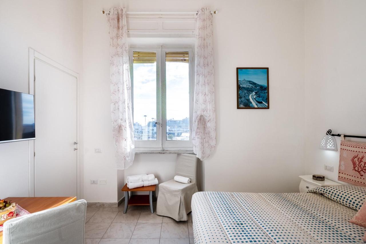 Cagliari Central Rooms With Port View Екстер'єр фото
