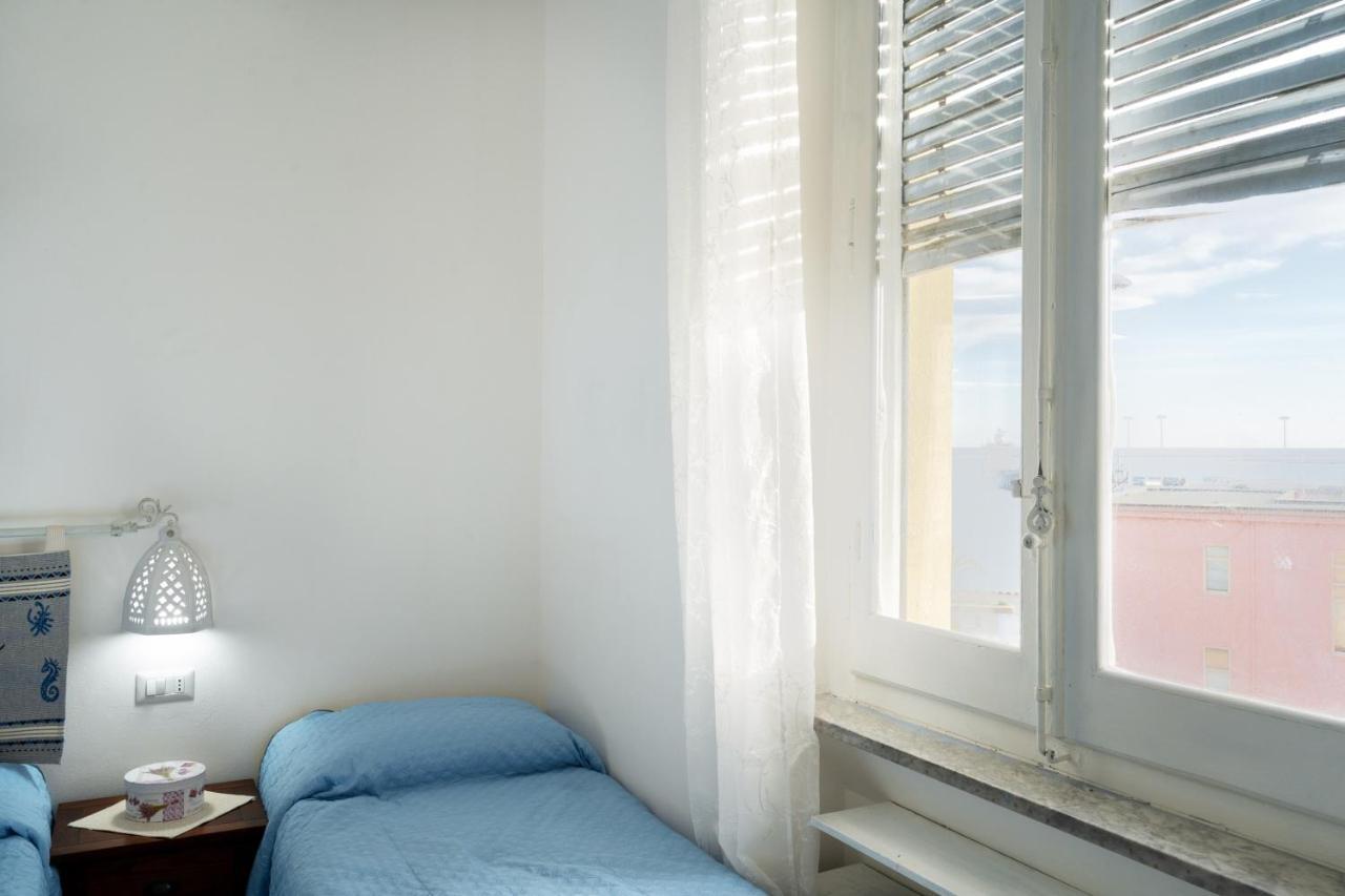 Cagliari Central Rooms With Port View Екстер'єр фото