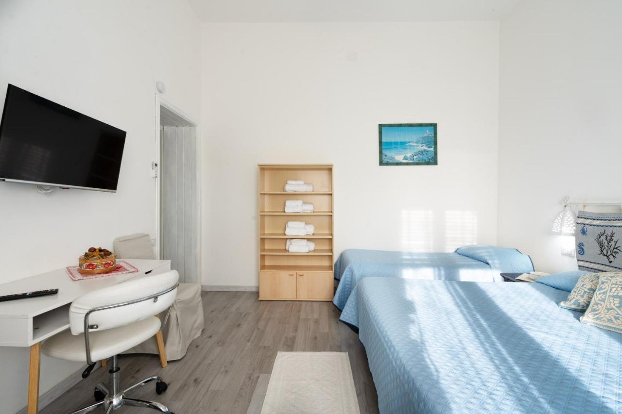 Cagliari Central Rooms With Port View Екстер'єр фото